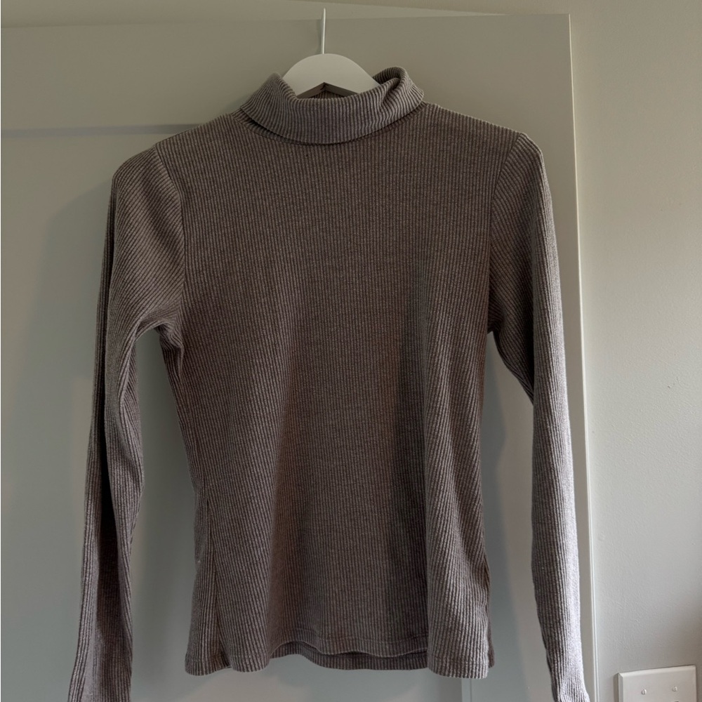 Old Navy Brown Fitted Long Sleeve Tee